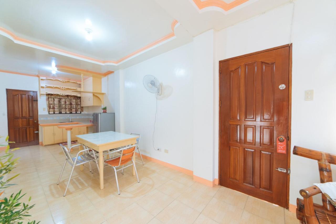 Reddoorz @ Q Abeto Street Mandurriao Hotell Iloilo City Exteriör bild