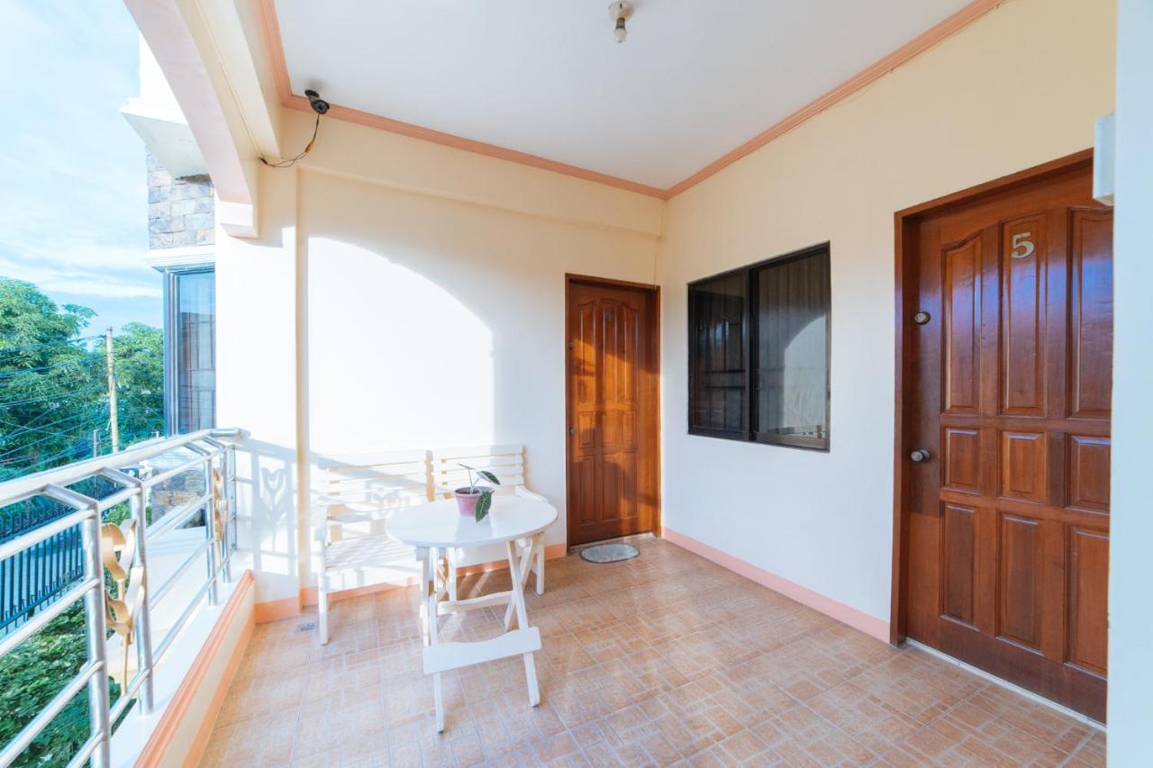 Reddoorz @ Q Abeto Street Mandurriao Hotell Iloilo City Exteriör bild